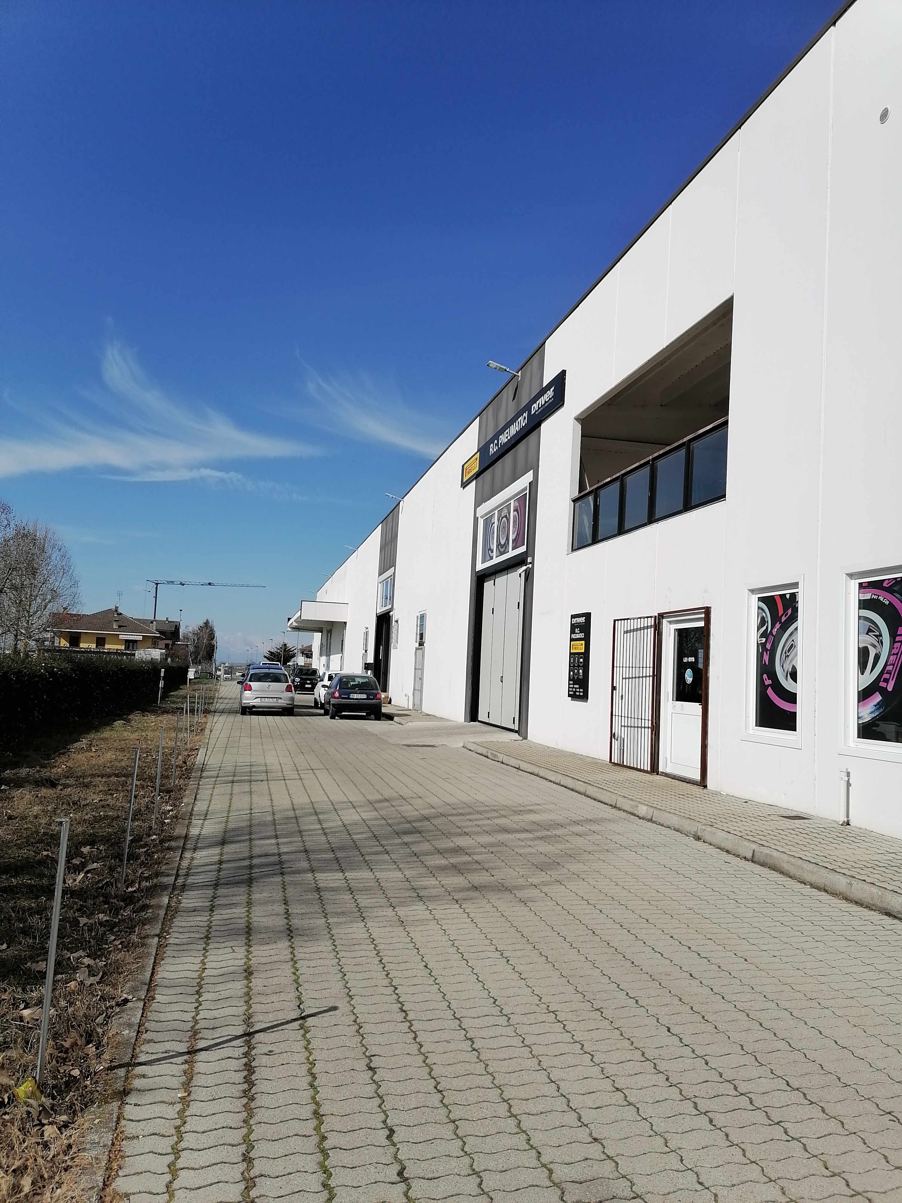 QUOTA 33 % OFFICINA GOMMISTA, AUTOLAVAGGI, CARBURANTI in vendita - foto 3