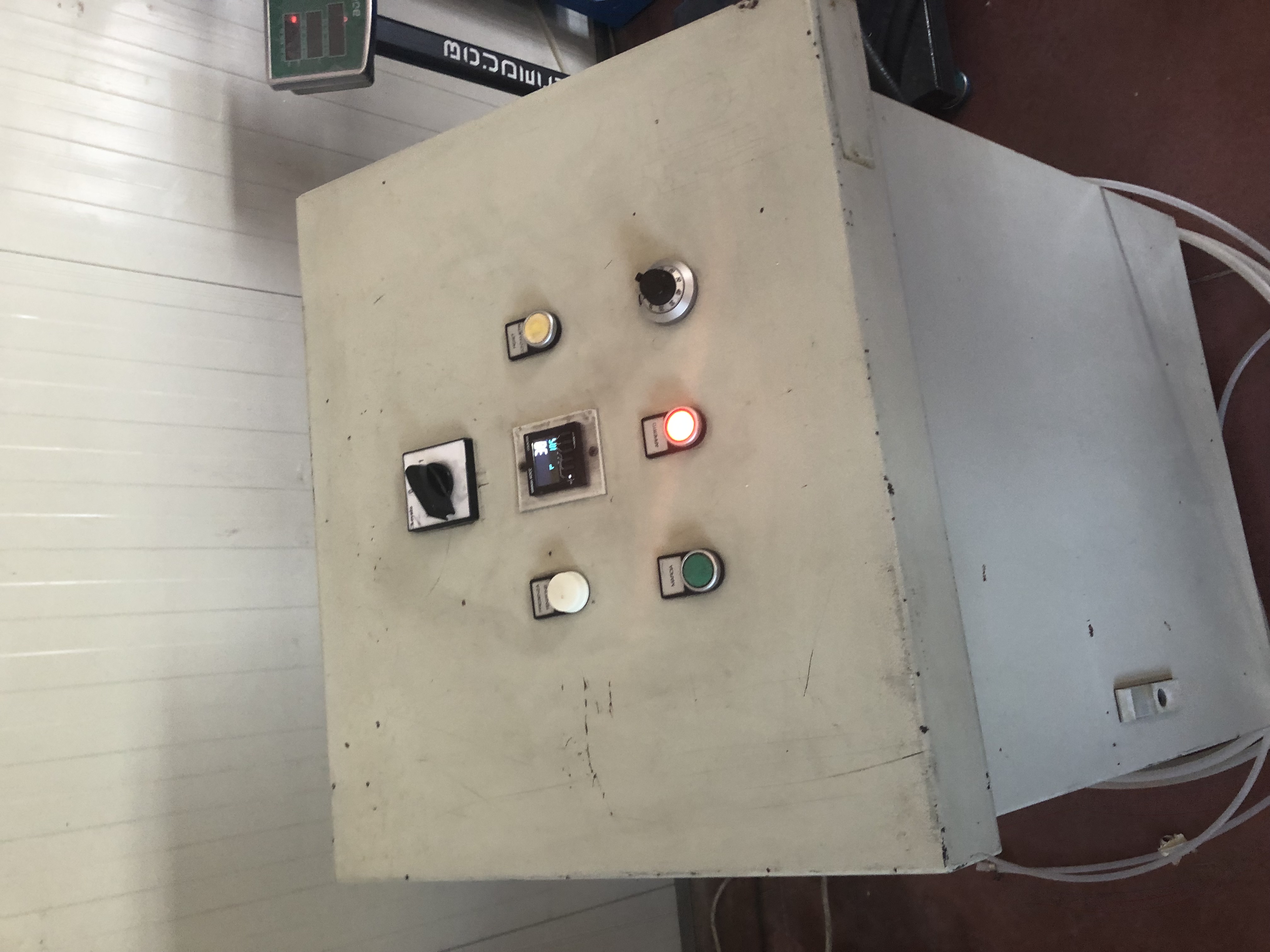 Ribobinatrice per film estensibile in vendita - foto 2