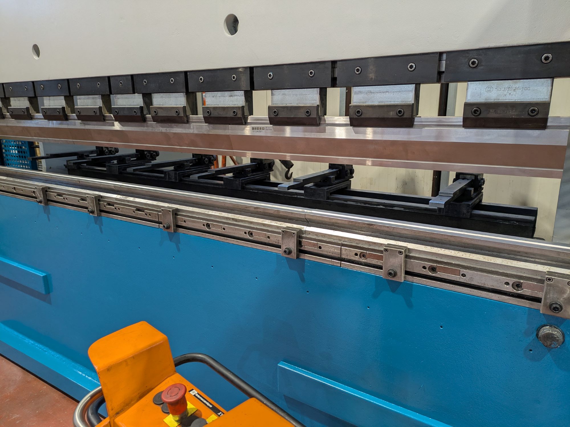 piegatrice colgar 100 ton x 3100 sincronizzata in vendita - foto 4