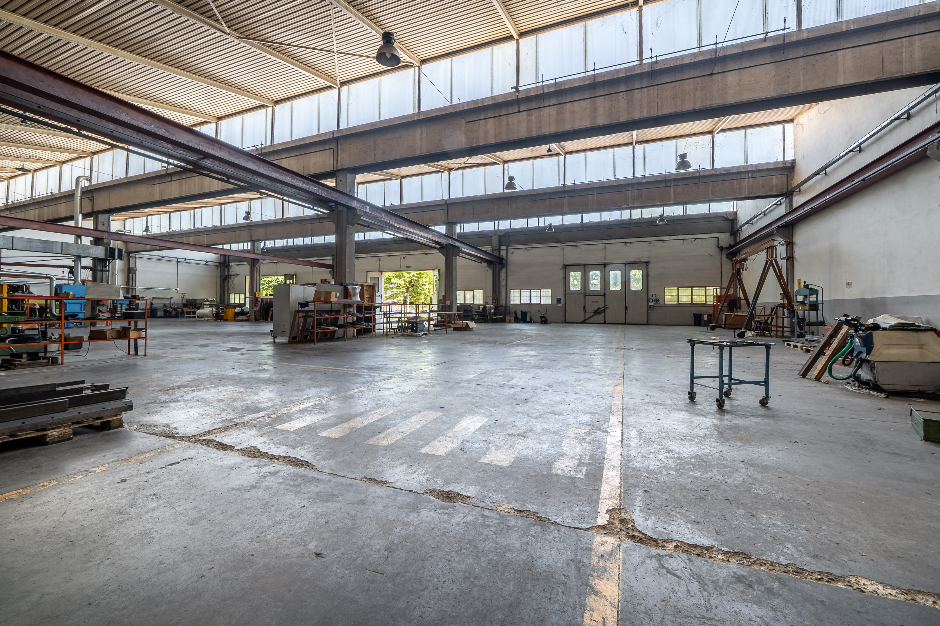 MODENA  CAPANNONE INDUSTRIALE CON AREA ESTERNA in vendita - foto 3