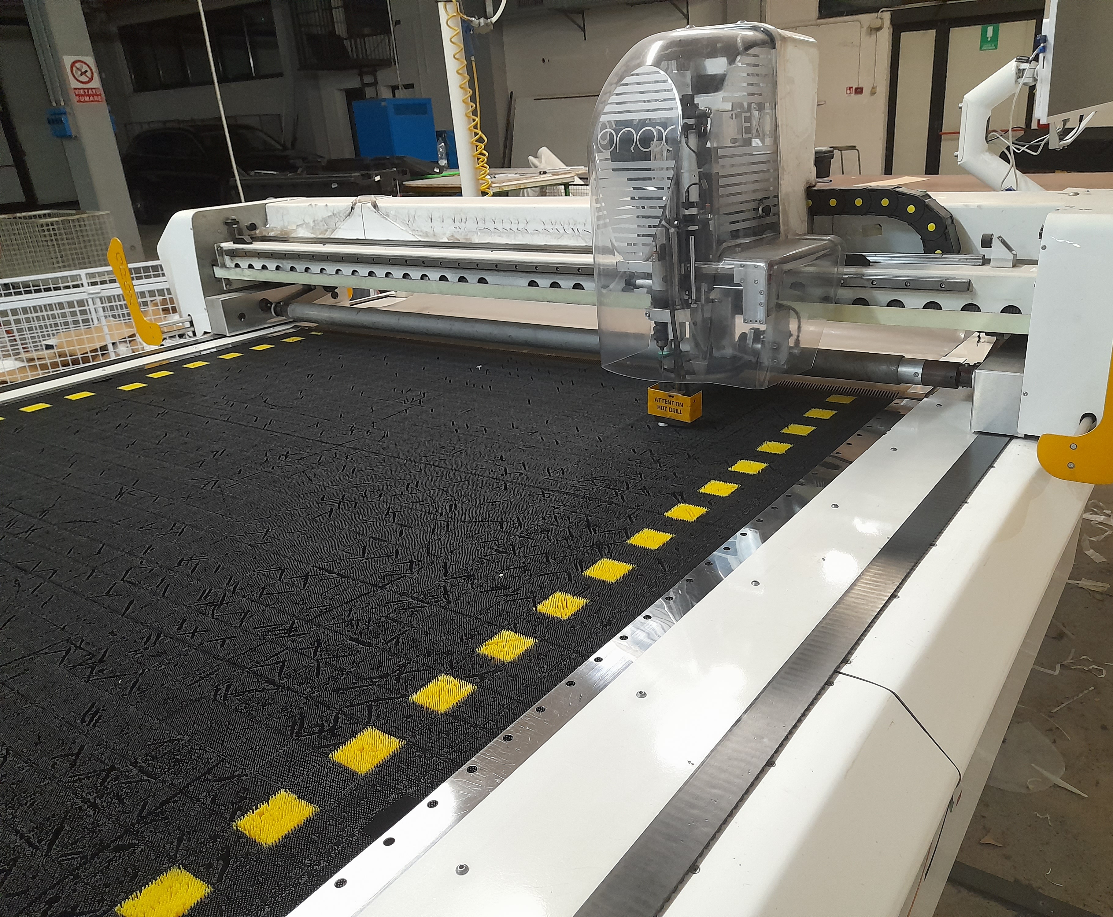 Macchina da taglio tessuto automatica Orox in vendita - foto 2