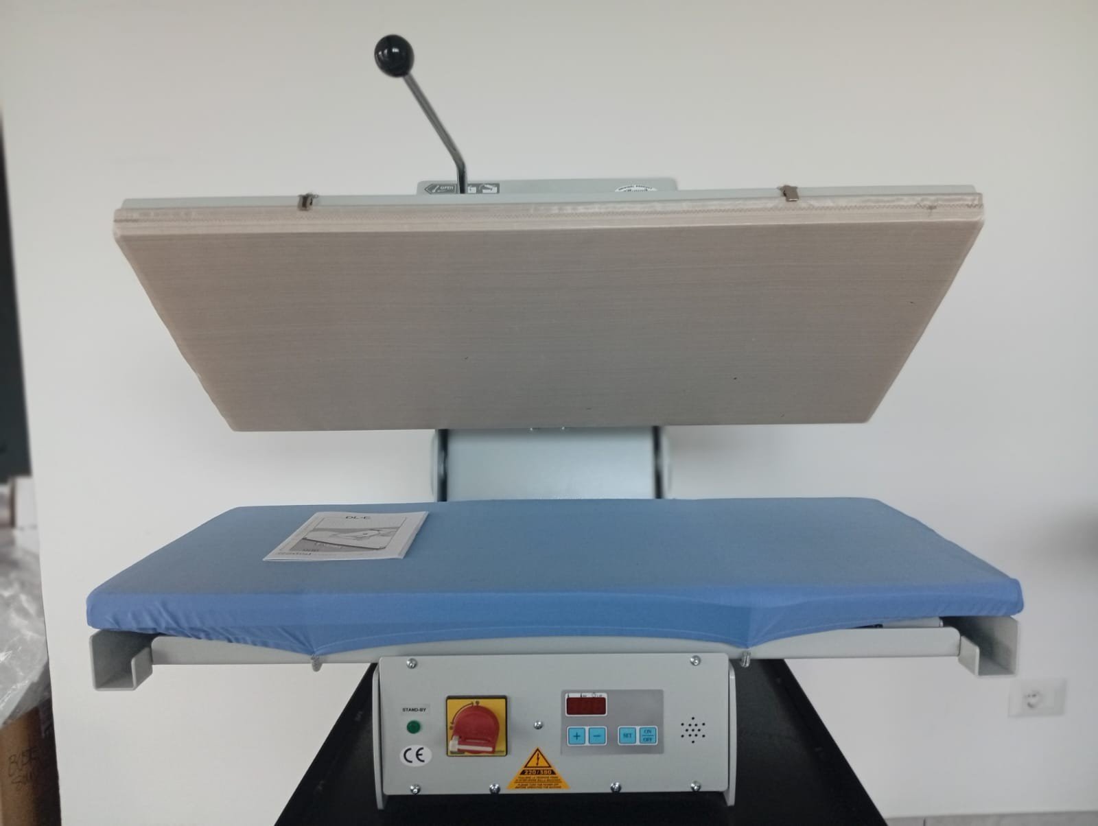 PRESSA TERMOADESIVA 220V MONOFASE in vendita - foto 2