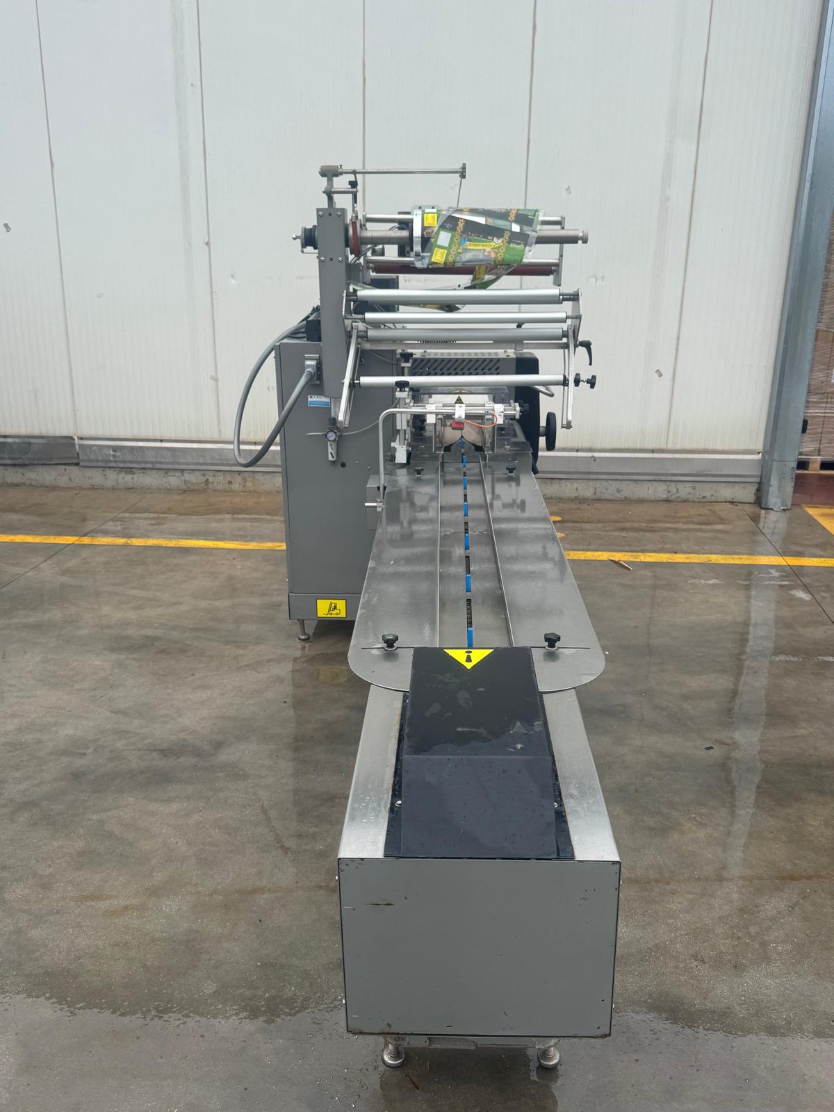 CONFEZIONATRICE ULMA FLOW PACK in vendita - foto 2