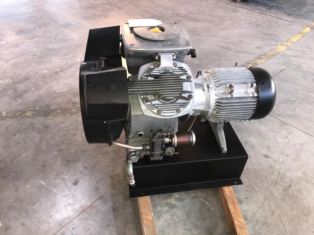 COD PRODOTTO: 827-1104  Compressore a pistoni  in vendita - foto 3