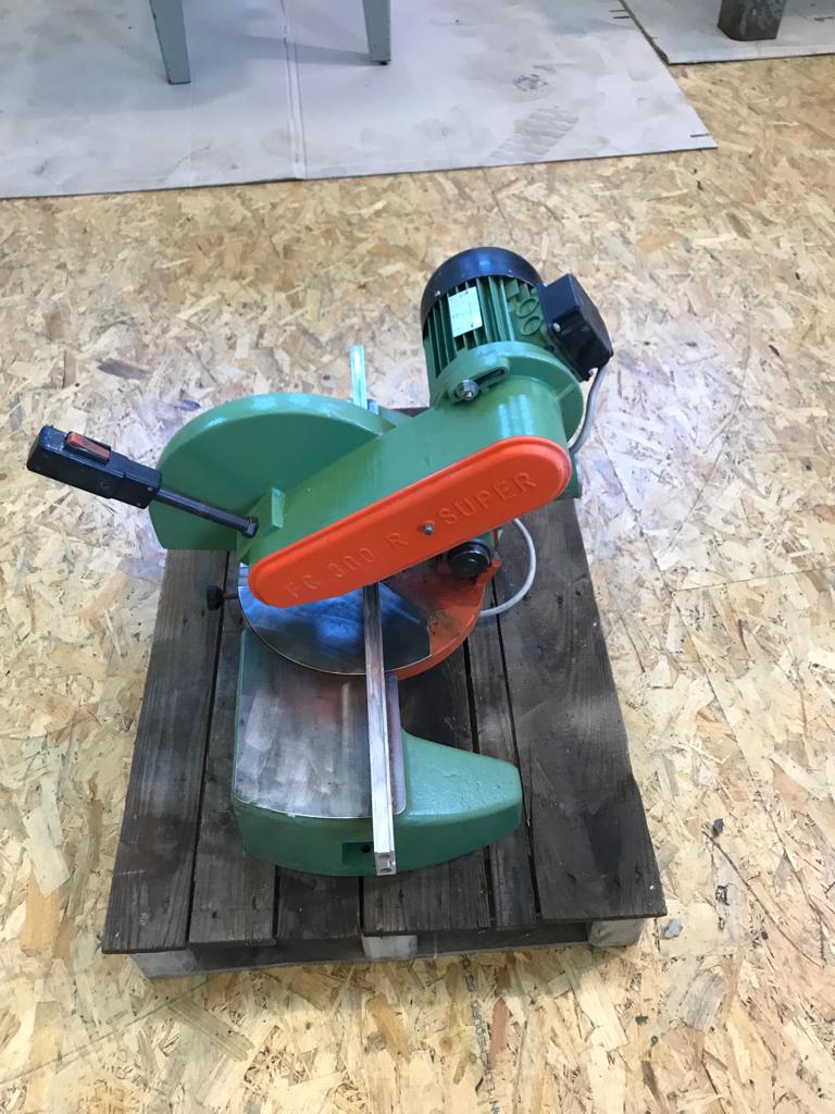 BO975-1312  Troncatrice per legno usata in vendita - foto 4