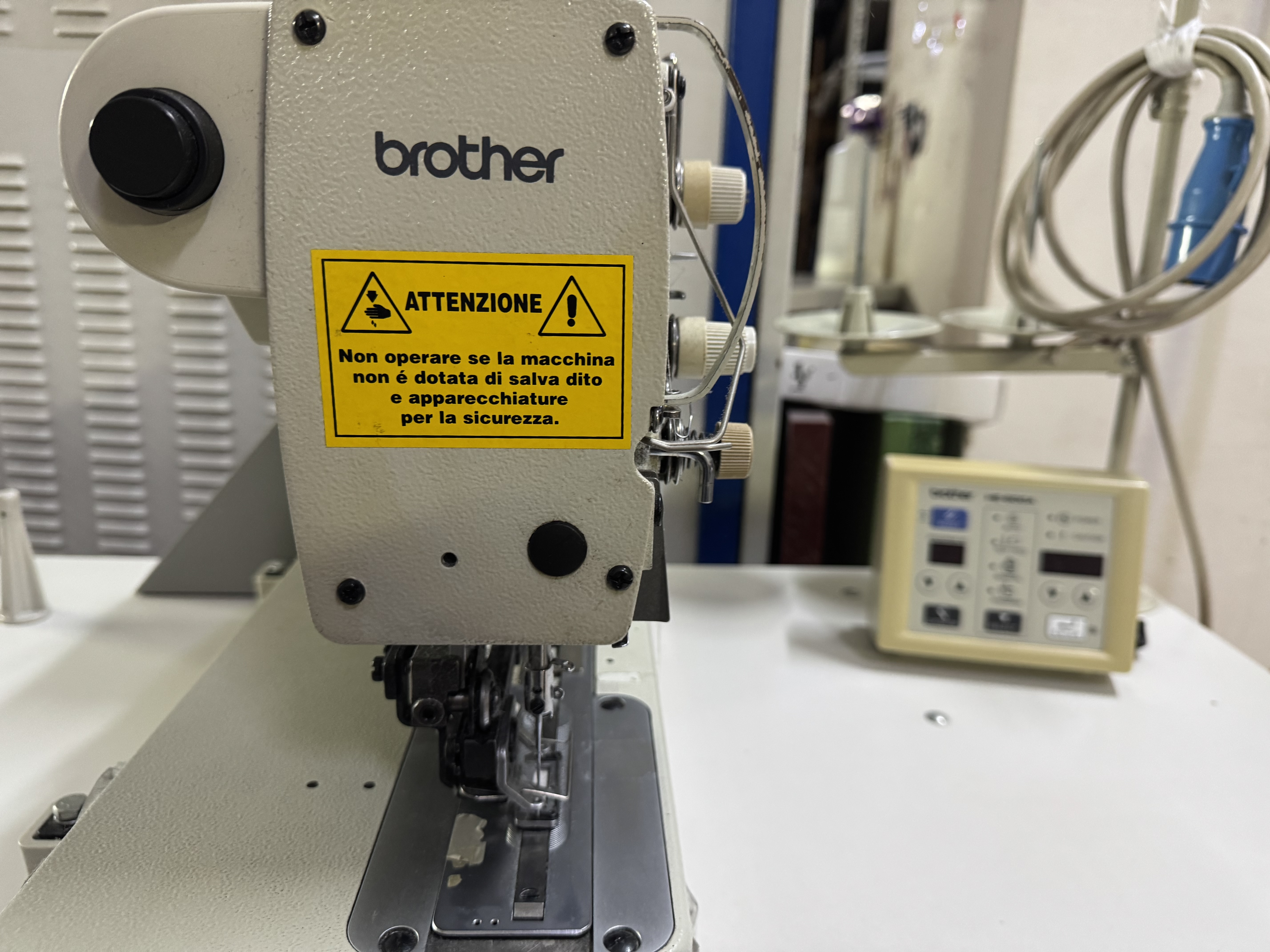 ASOLATRICE BROTHER HE-800A in vendita - foto 5