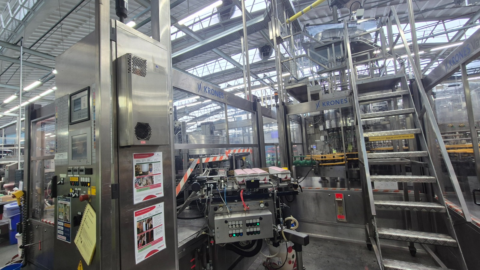 LC632 Linea di riemp. distillati in vetro usata  KRONES in vendita - foto 5