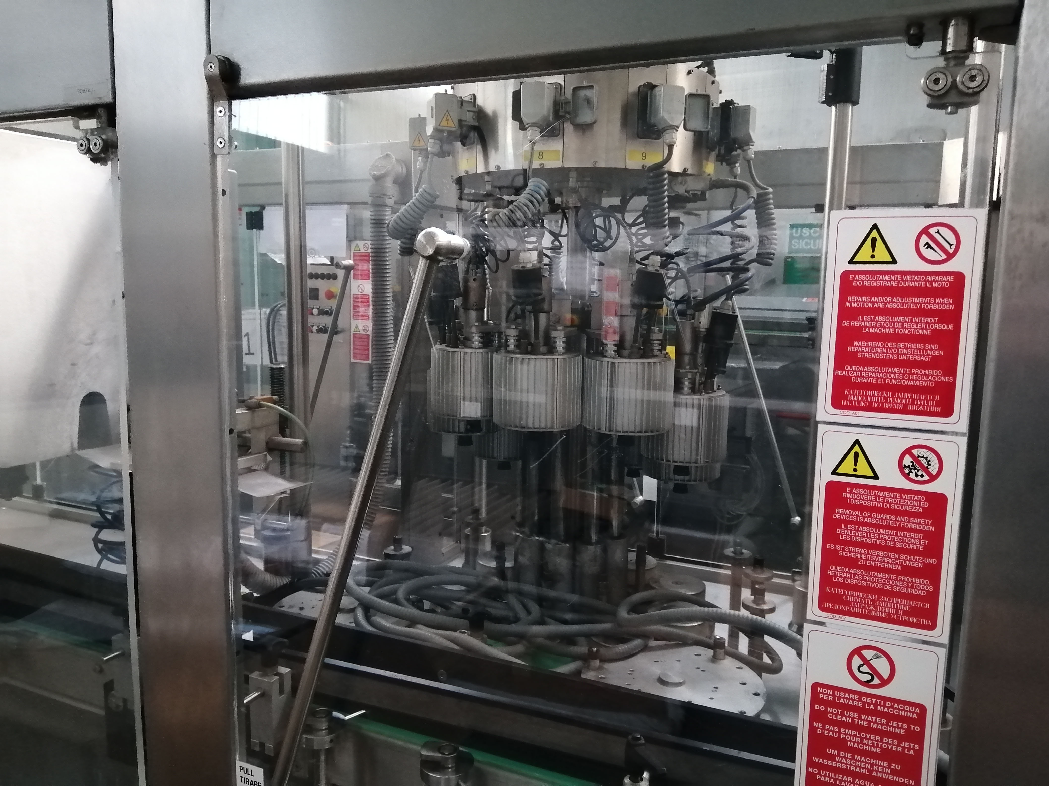 Rif: CA71 Capsulatrice termoret R&G Z9T usata in vendita - foto 7