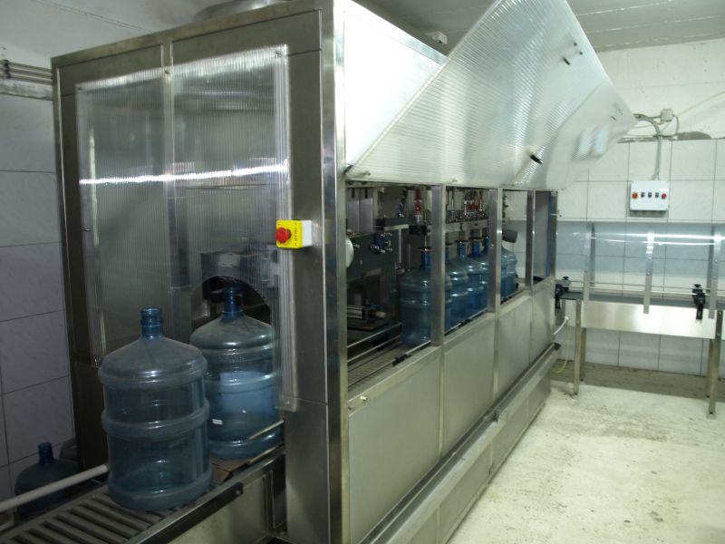 LC618 Linea imbottigliamento automatica usata 18,9L  in vendita - foto 6