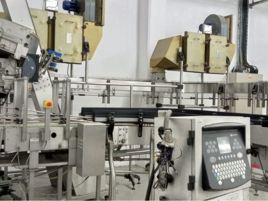 LC545 Linea di imbott. usata in HDPE per lattiero-cas. in vendita - foto 5