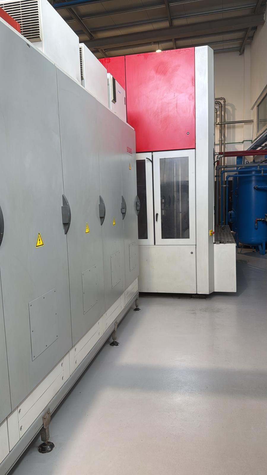 SO137 Combiblock Sidel di riempimento usato per PET in vendita - foto 10