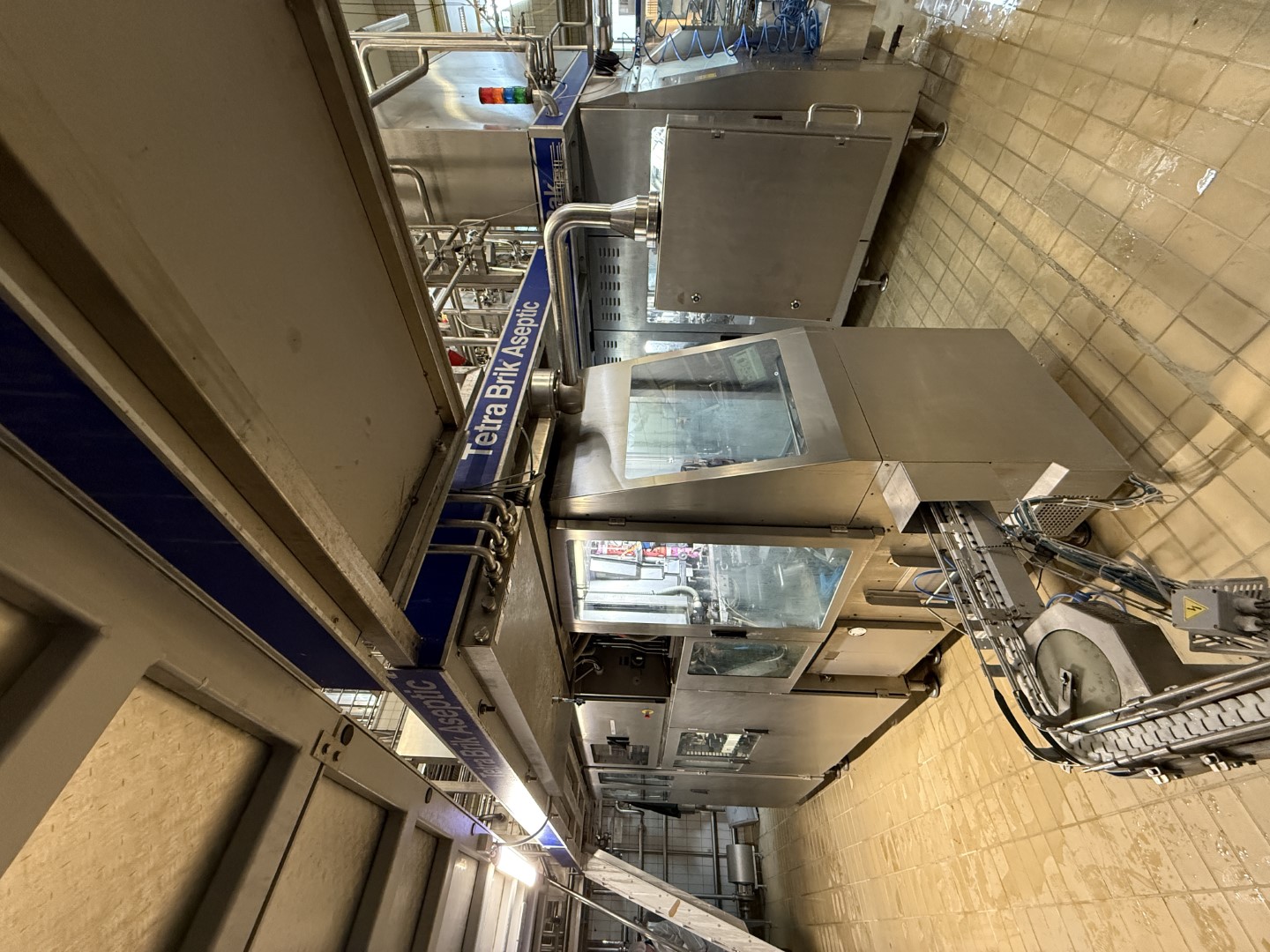 LC575 Linea di Tetra Pak usata per latte UHT 7500 bph  in vendita - foto 4