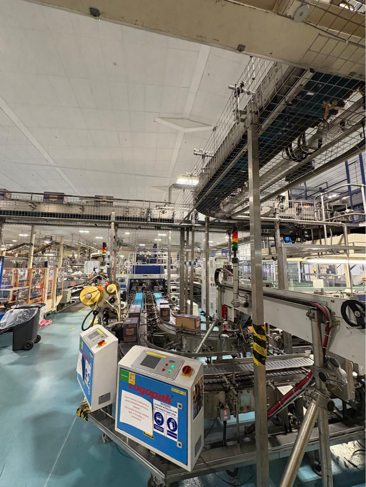 LC617 Linea di imbottigliamento vetro KRONES usata in vendita - foto 10