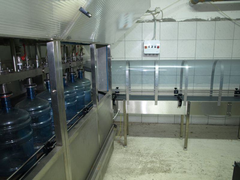 LC618 Linea imbottigliamento automatica usata 18,9L  in vendita - foto 2