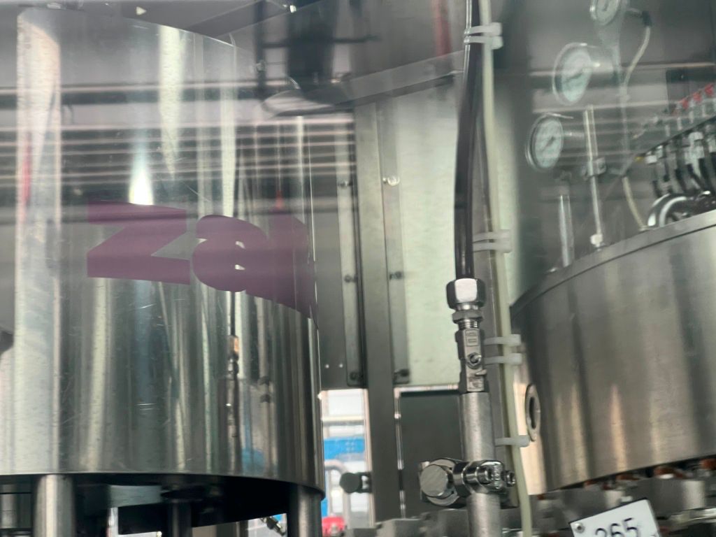 M316 Triblocco KRONES usato acqua frizzante 25000 BPH in vendita - foto 6