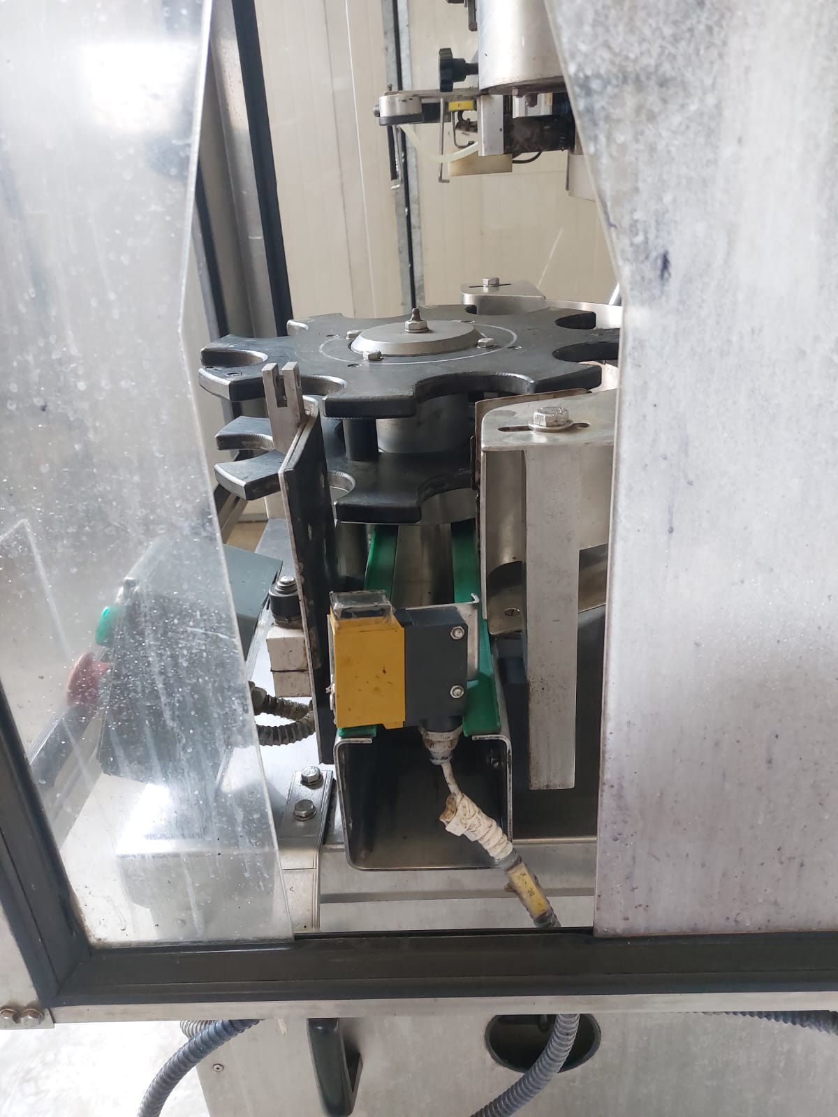 CA81 Capsulatrice Nortan UNICAP 35 usata 2500 BPH in vendita - foto 11