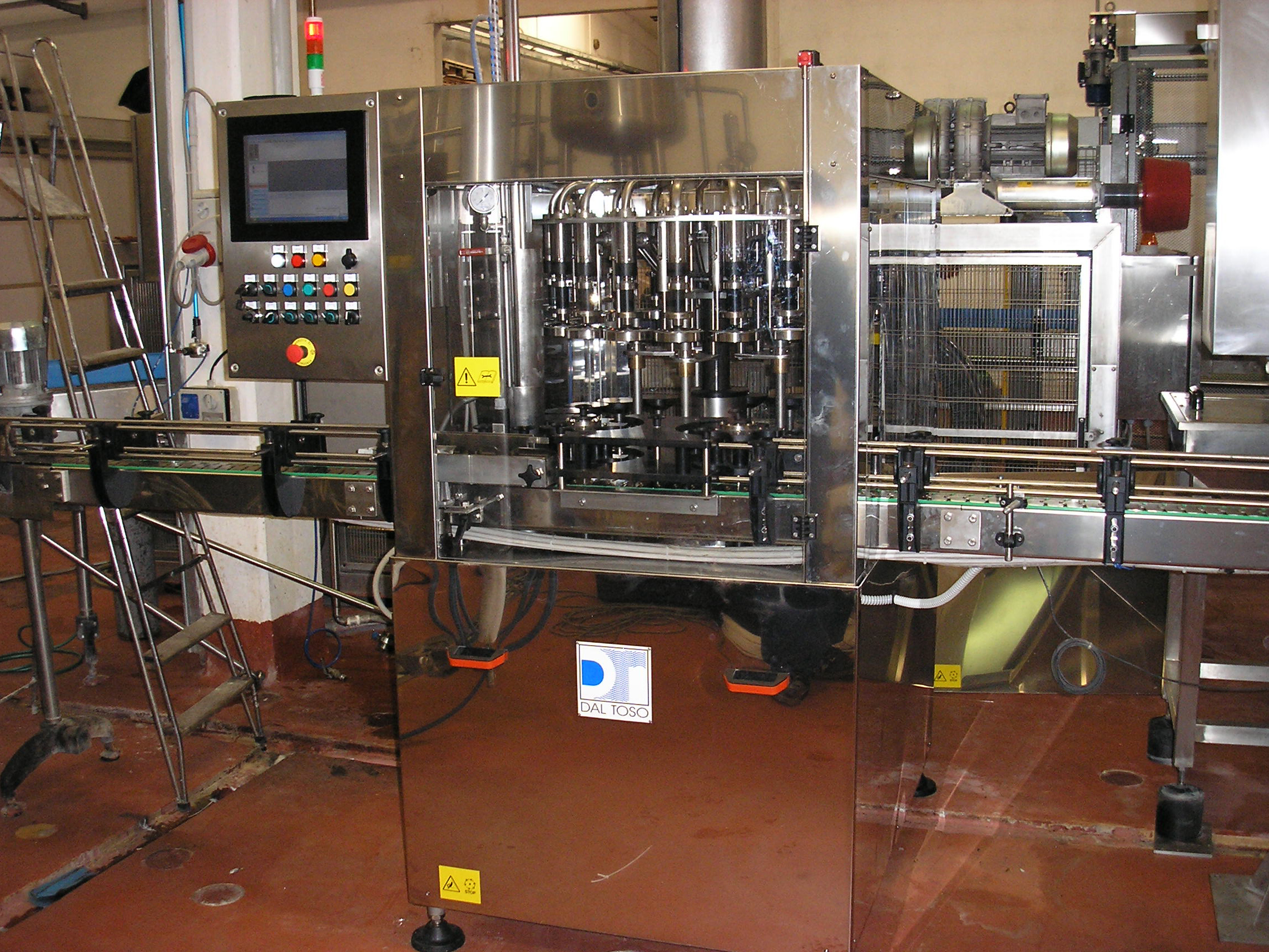 R71 Hot fill new filling machine up to 4500 Lt/h  in vendita - foto 5