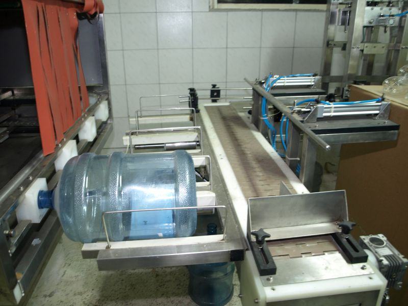 LC618 Linea imbottigliamento automatica usata 18,9L  in vendita - foto 7