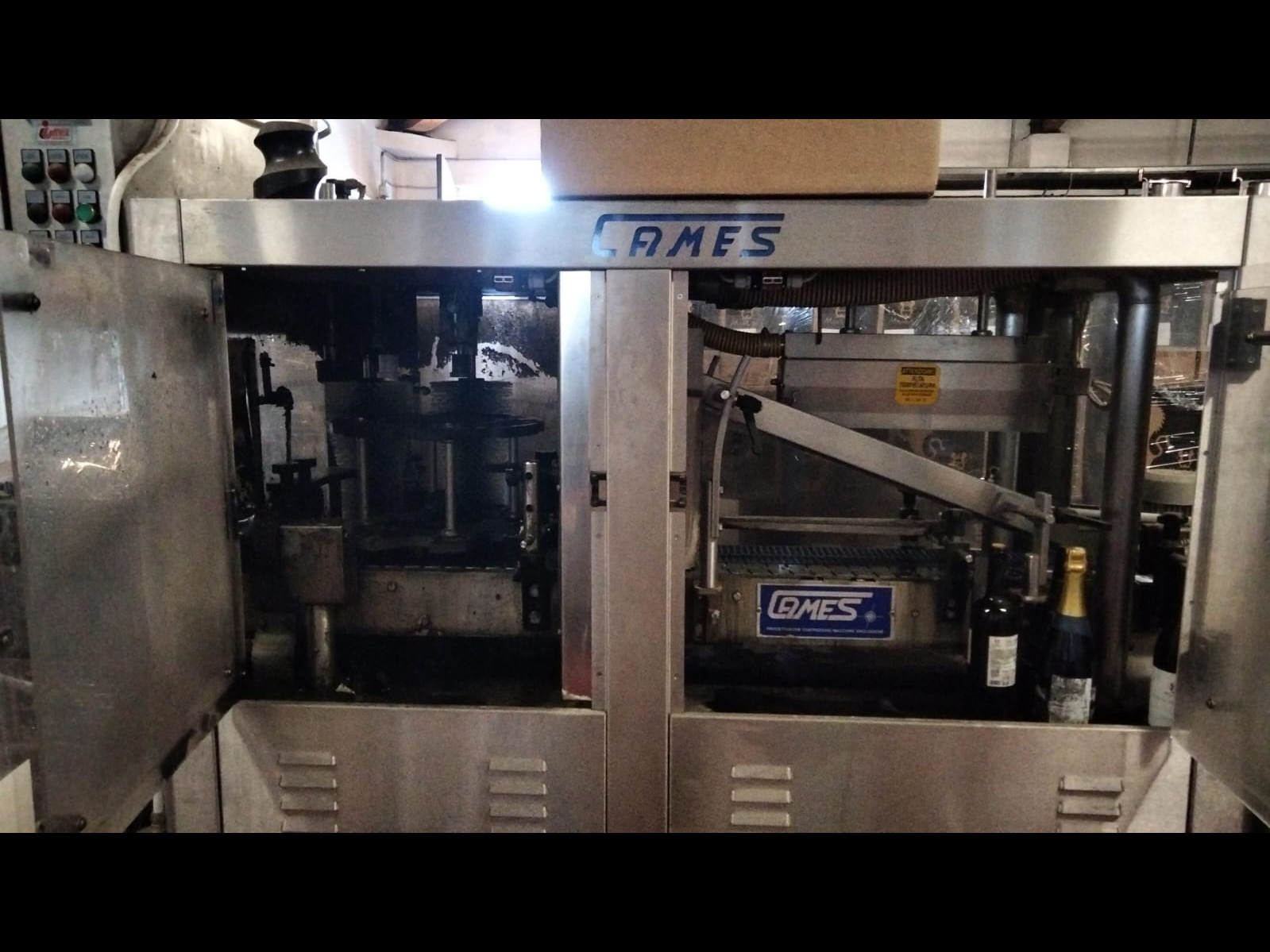 LC547 Linea di imbott. per vino fermo 2000 bph usata  in vendita - foto 2
