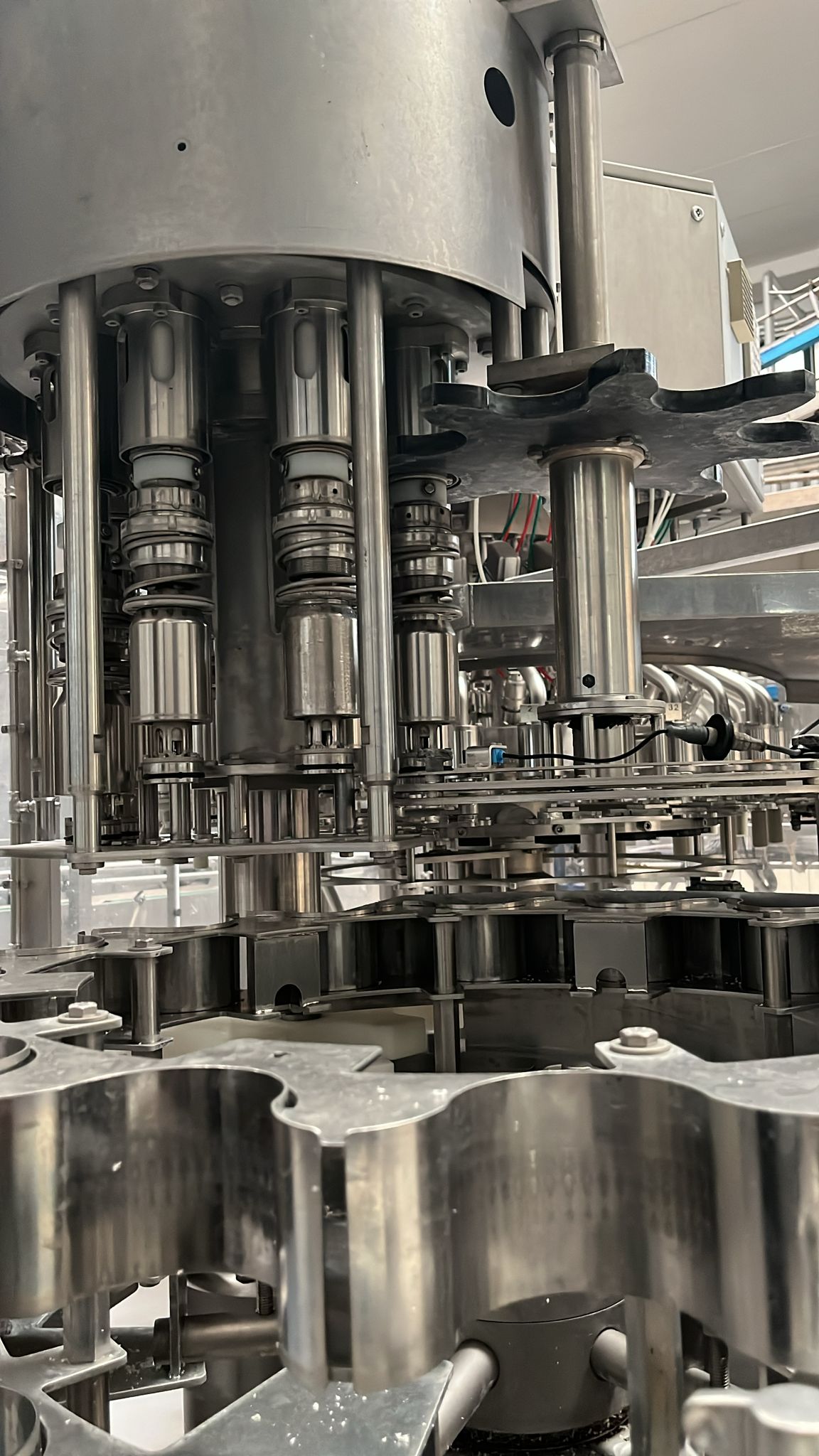 Linea riemp KRONES per PET usata x ESL 12000 BPH in vendita - foto 4