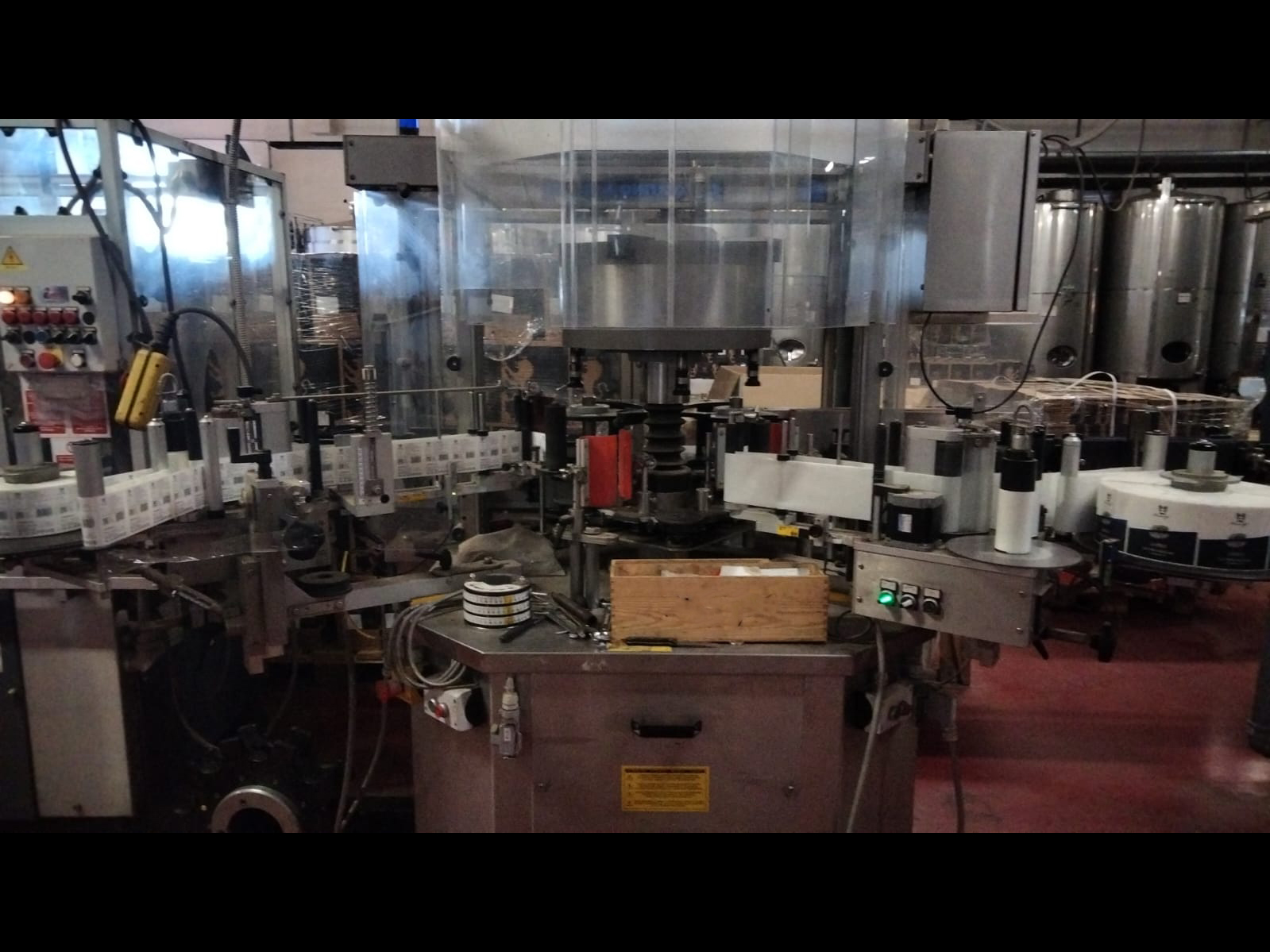 LC547 Linea di imbott. per vino fermo 2000 bph usata  in vendita - foto 1