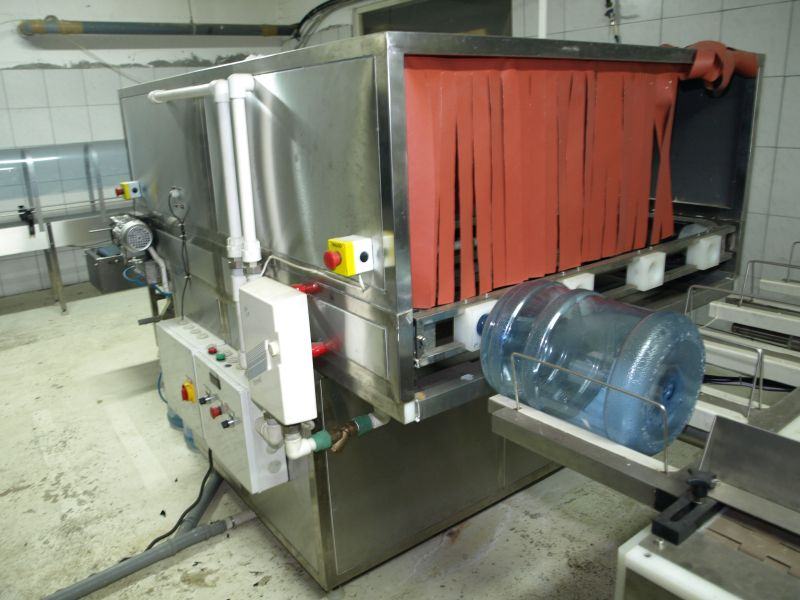 LC618 Linea imbottigliamento automatica usata 18,9L  in vendita - foto 9