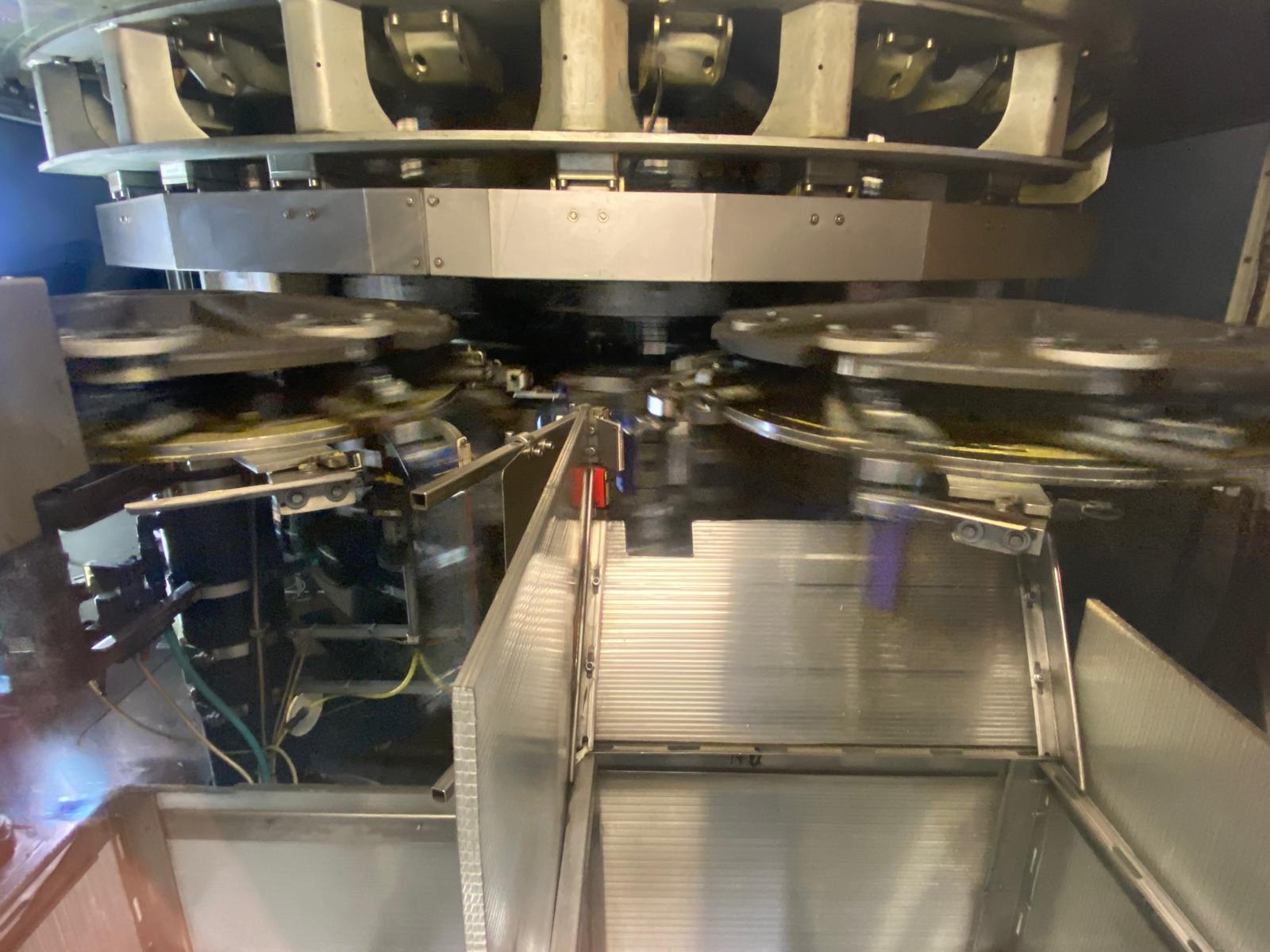  LC577 Linea di imbott. PET Krones usata CSD 16000 bph in vendita - foto 6