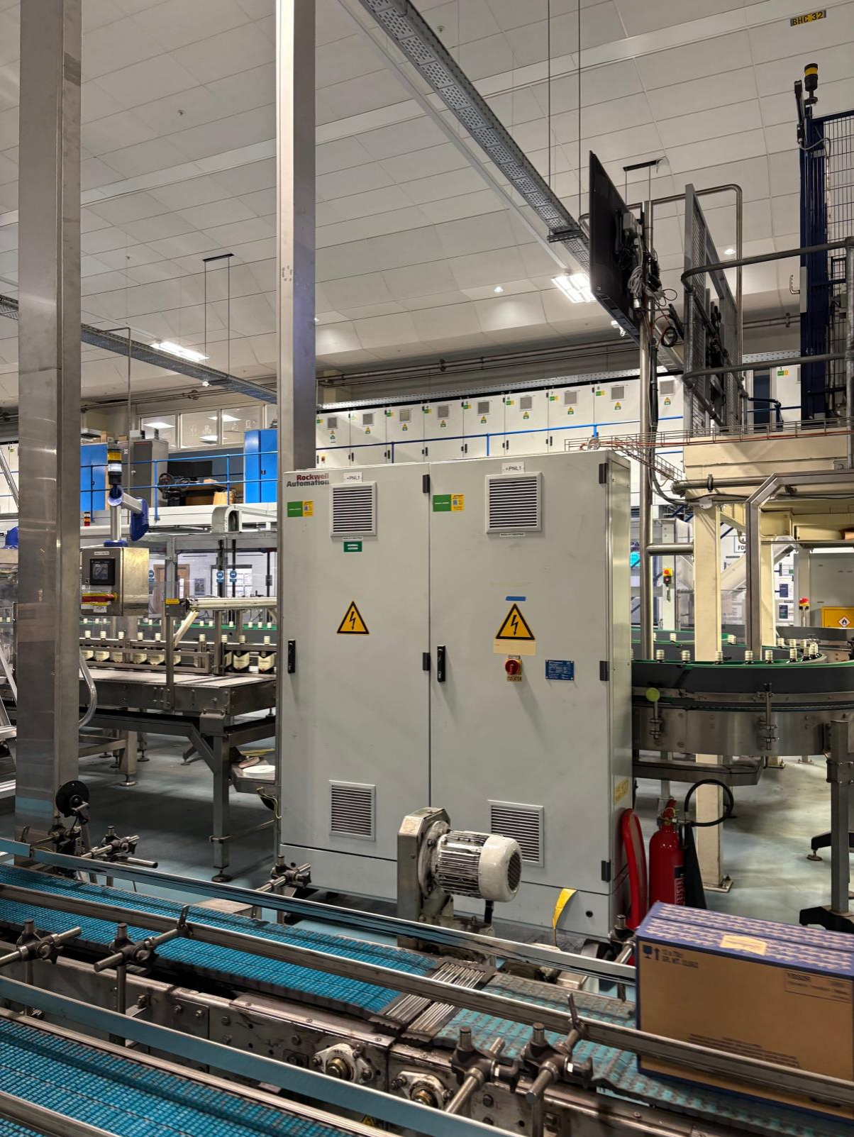 LC617 Linea di imbottigliamento vetro KRONES usata in vendita - foto 11