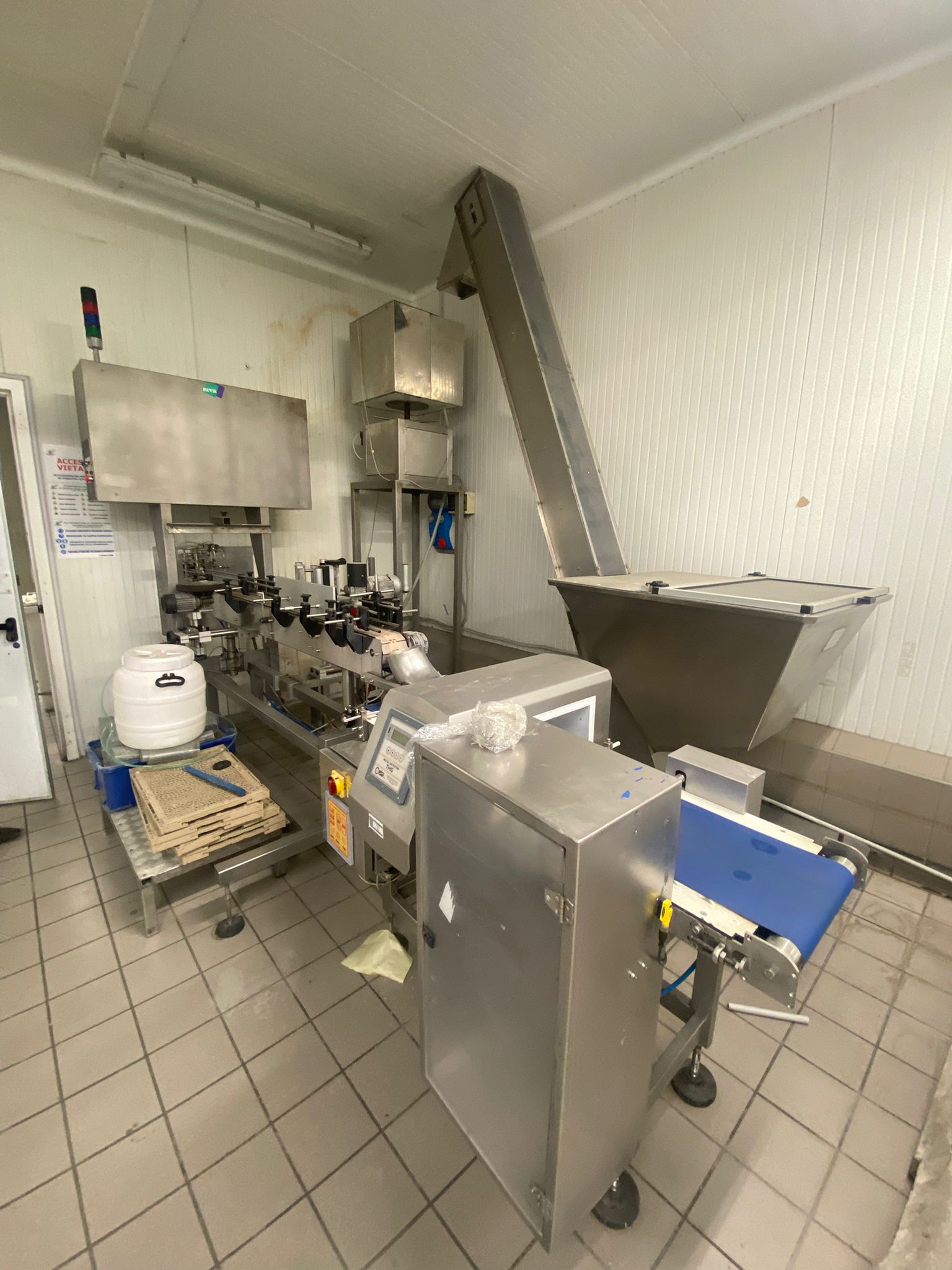 SAL12 Linea di lavorazione del succo Navatta usata  in vendita - foto 2