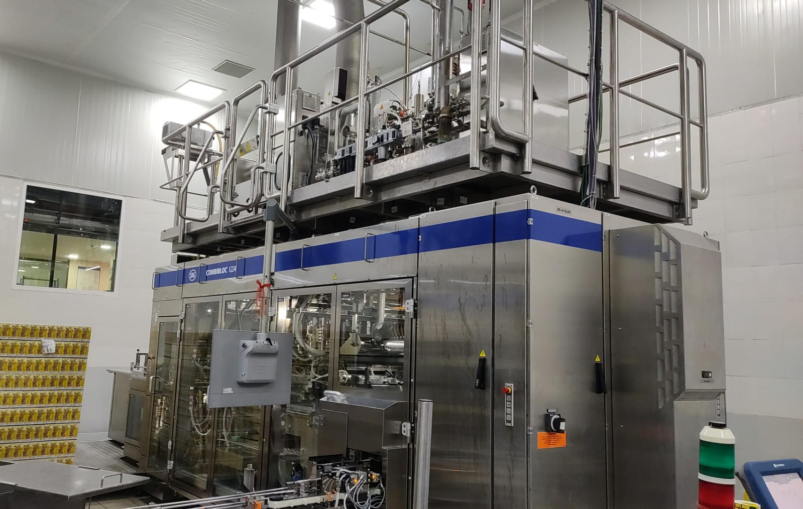 M333 Monoblocco riempimento SIG combibloc usato 26500 b in vendita - foto 2