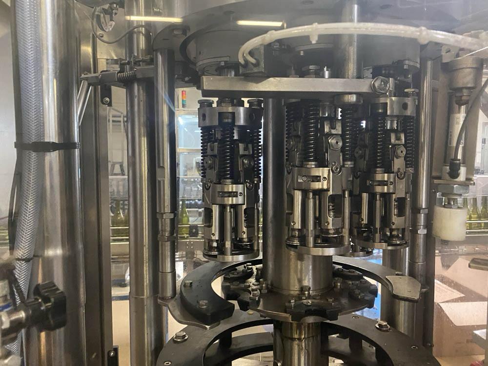 TP114 Tappatrice ROPP usata Arol 6 teste 6000 bph  in vendita - foto 2