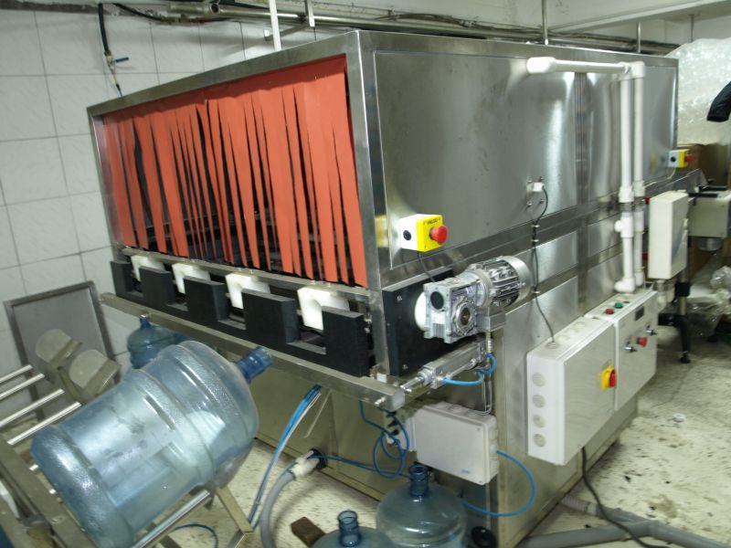 LC618 Linea imbottigliamento automatica usata 18,9L  in vendita - foto 11