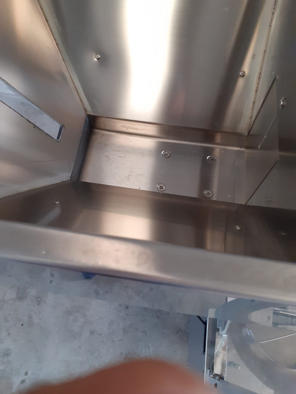TP122 Tappatrice ONAF usata per cosmetici 2000 bph in vendita - foto 7