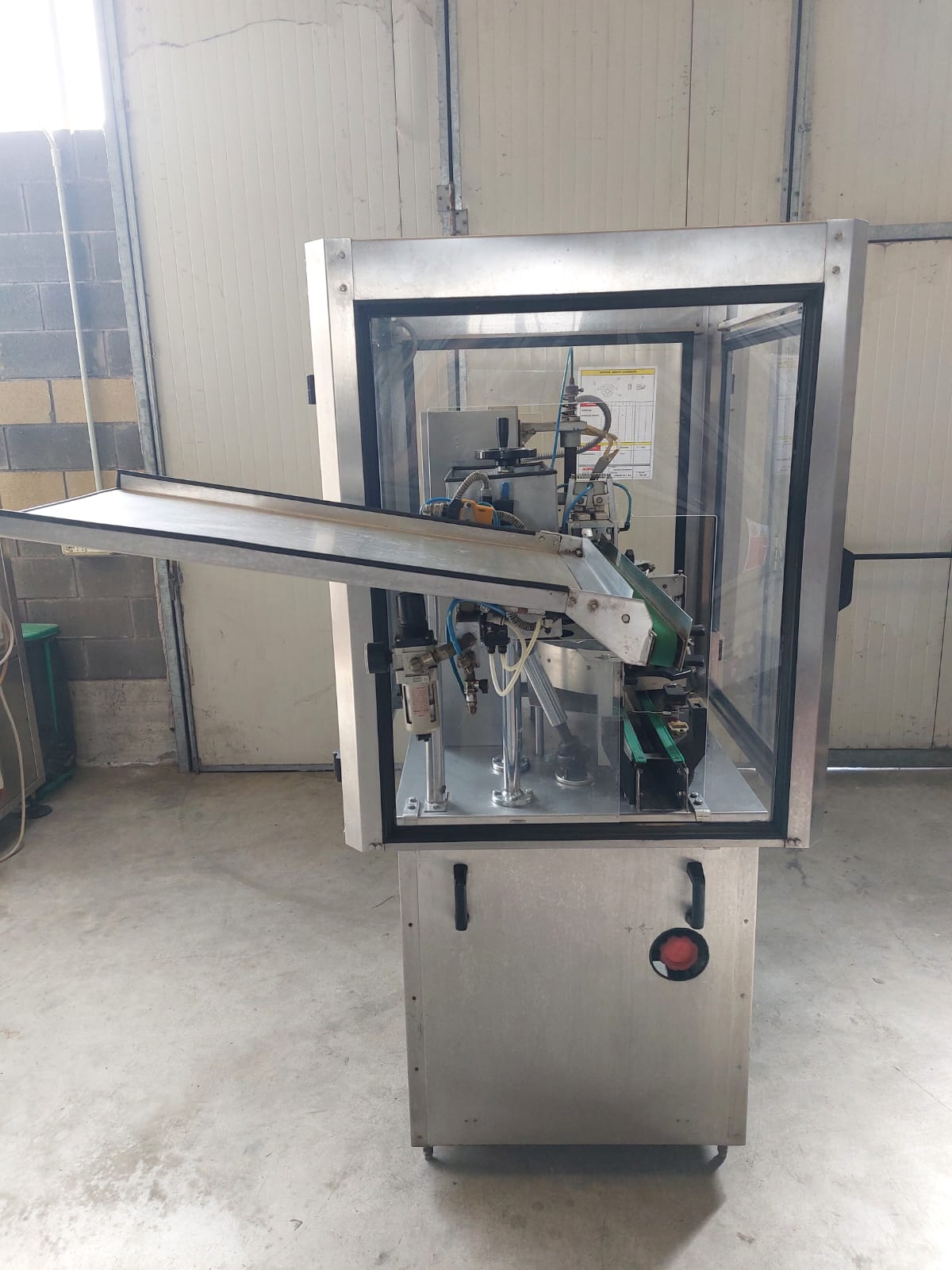 CA81 Capsulatrice Nortan UNICAP 35 usata 2500 BPH in vendita - foto 4
