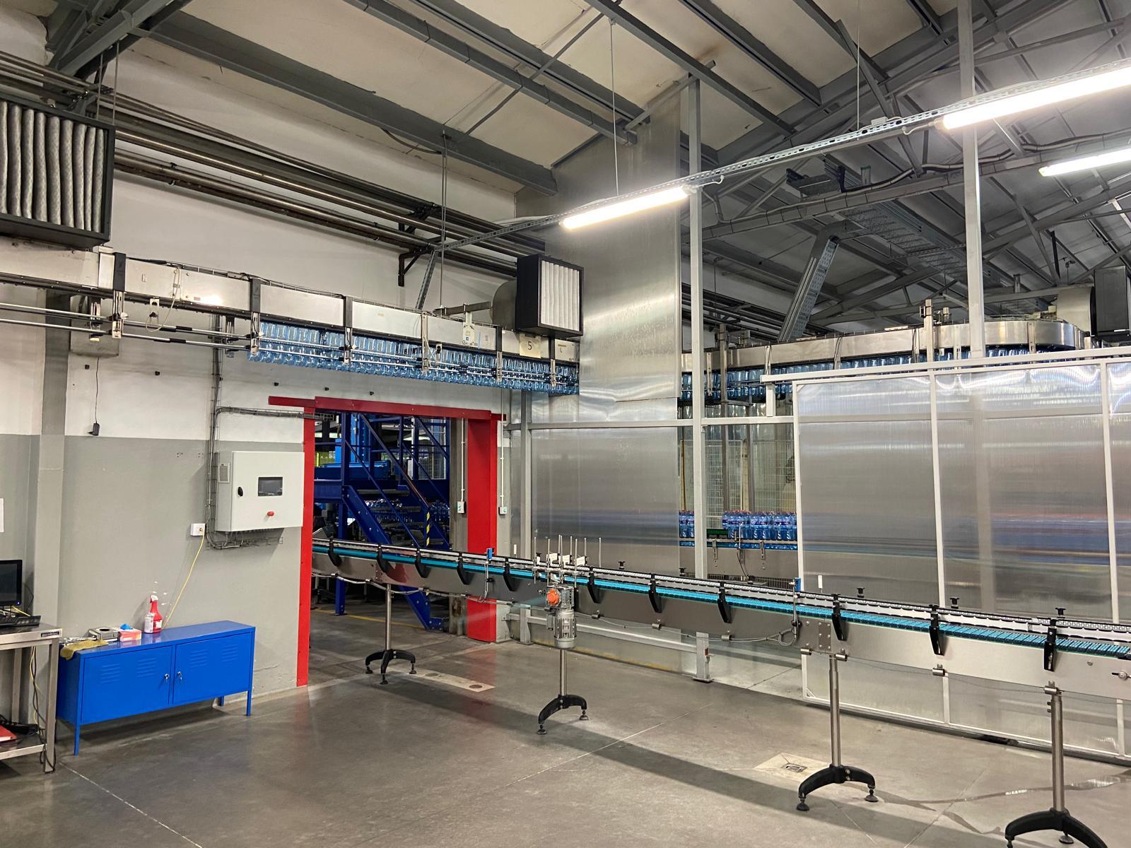  LC577 Linea di imbott. PET Krones usata CSD 16000 bph in vendita - foto 8
