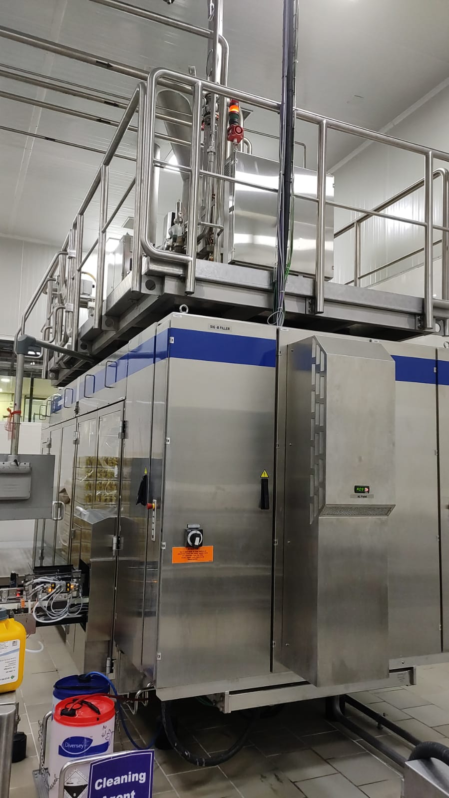 M333 Monoblocco riempimento SIG combibloc usato 26500 b in vendita - foto 3