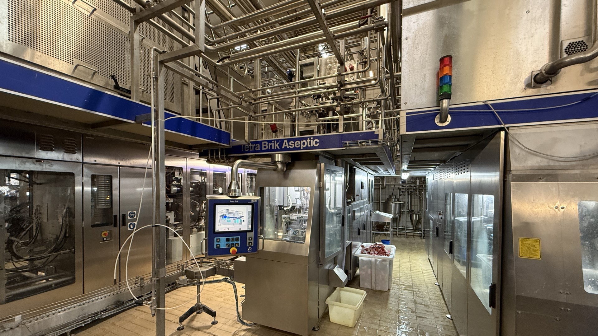 LC575 Linea di Tetra Pak usata per latte UHT 7500 bph  in vendita - foto 1