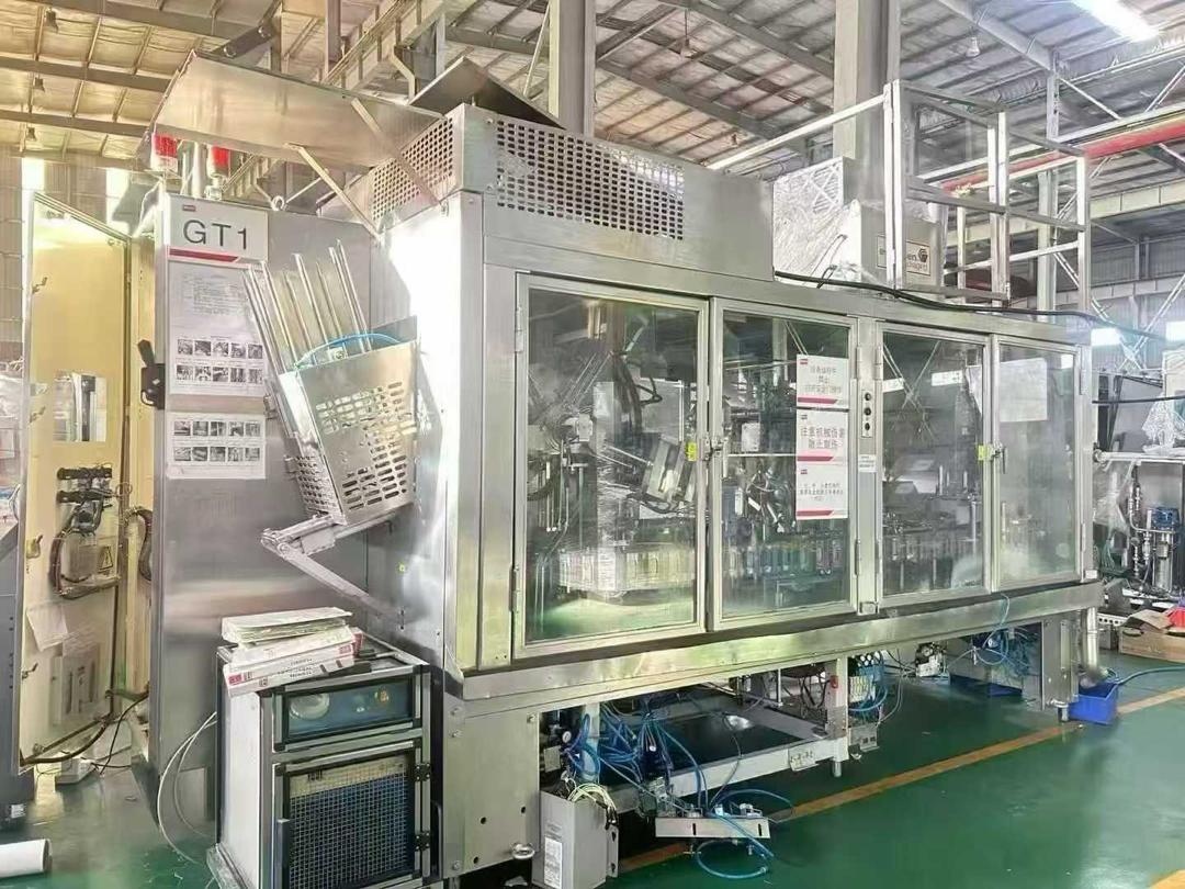 M319 Monoblocco di riempimento usato 6000 BPH in vendita - foto 2