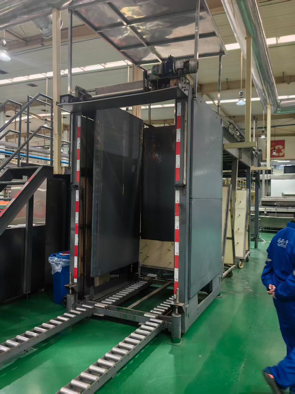 LC592 Linea riempimento lattine per CSD usata 2018  in vendita - foto 5