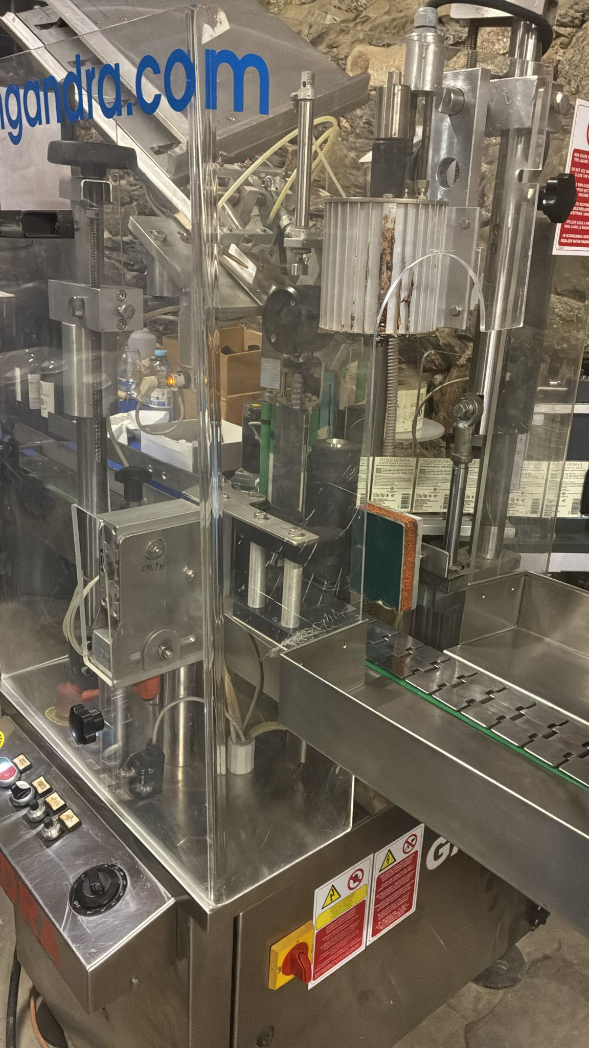 ET228 Etichettatrice usata OMB con capsulatore 1200 bph in vendita - foto 3