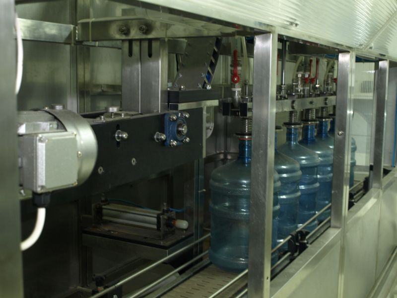 LC618 Linea imbottigliamento automatica usata 18,9L  in vendita - foto 10