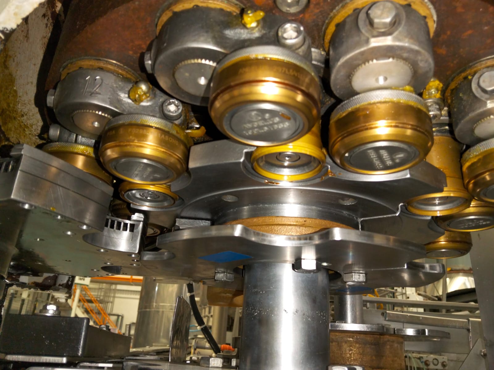 M338 Monoblocco riempimento lattine usato Crown Bevcorp in vendita - foto 3