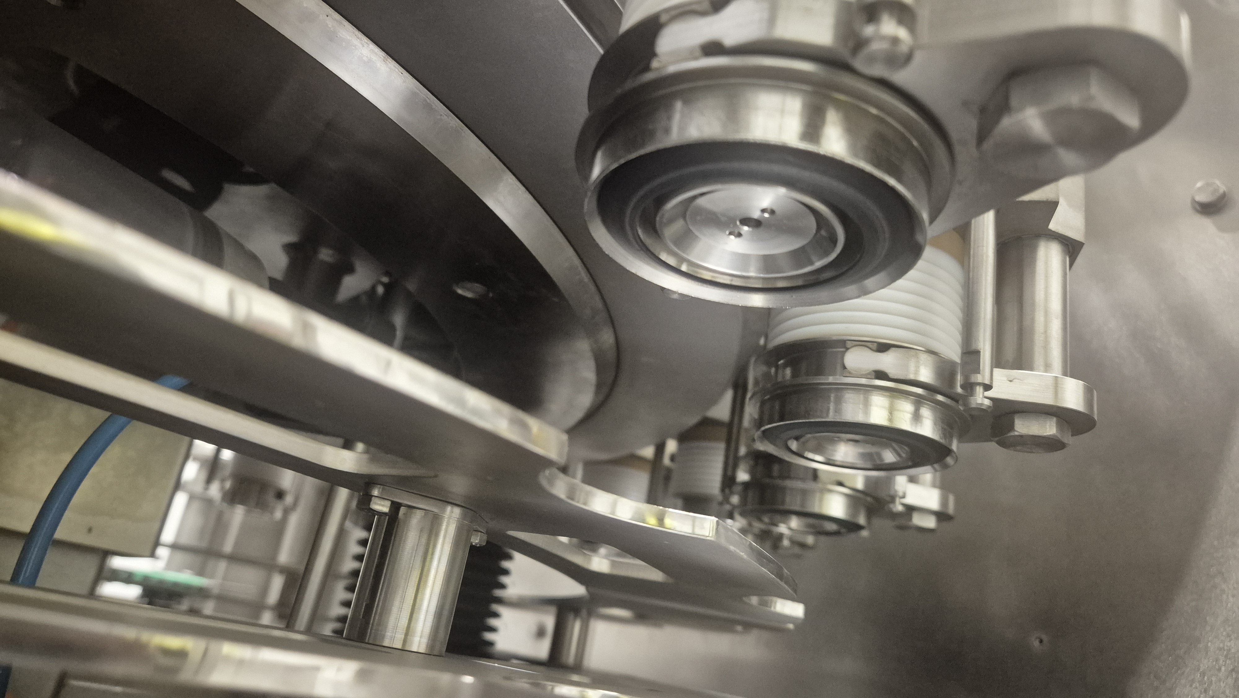 LC636 Linea riempim. lattine KHS usata 16000 CPH  in vendita - foto 5