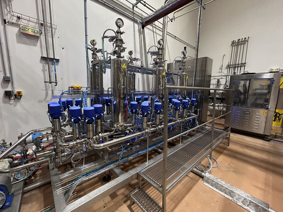 LC553 Linea di imbott. usata spumante e vino fermo 4000 in vendita - foto 6