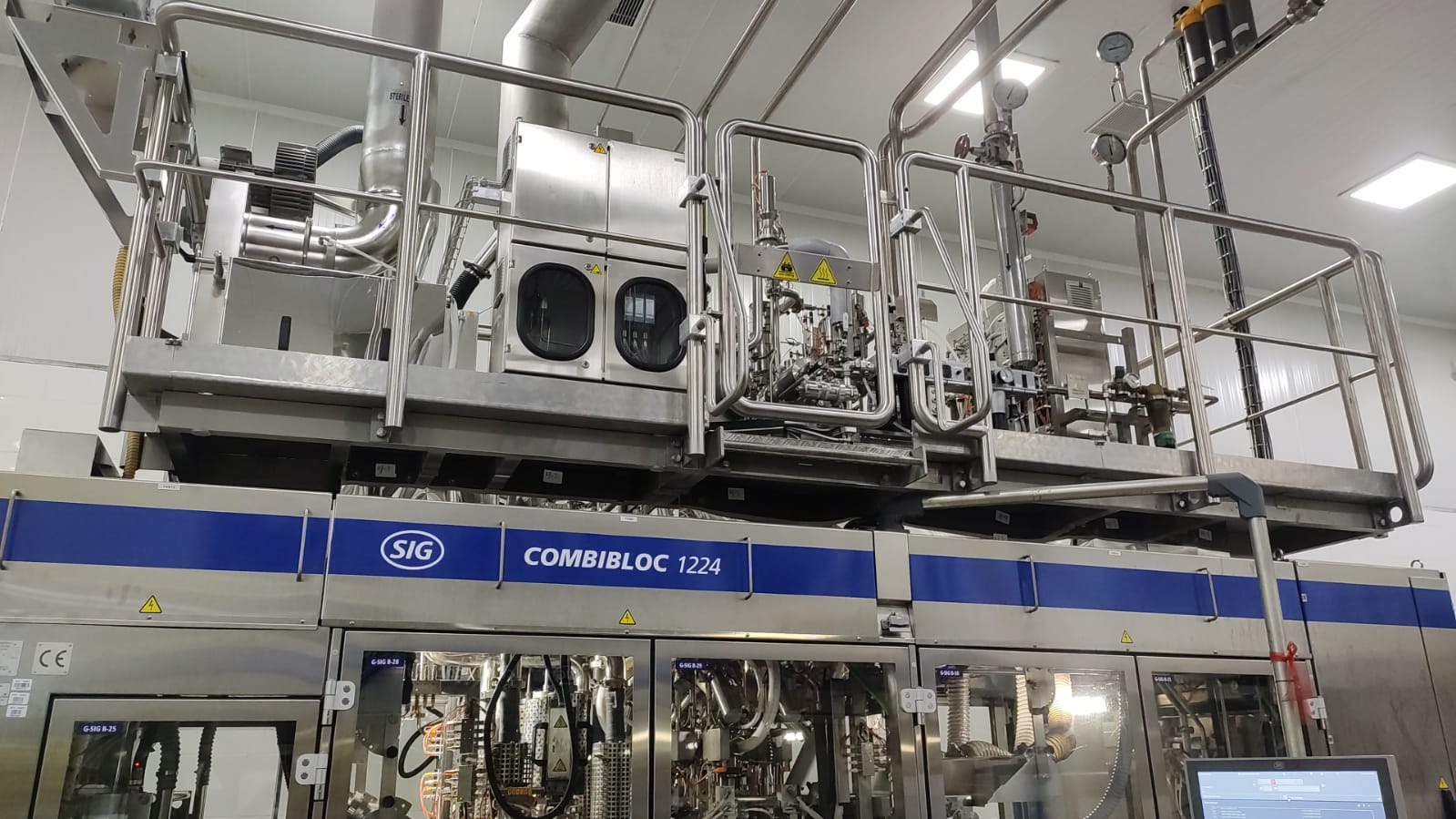 M333 Monoblocco riempimento SIG combibloc usato 26500 b in vendita - foto 5