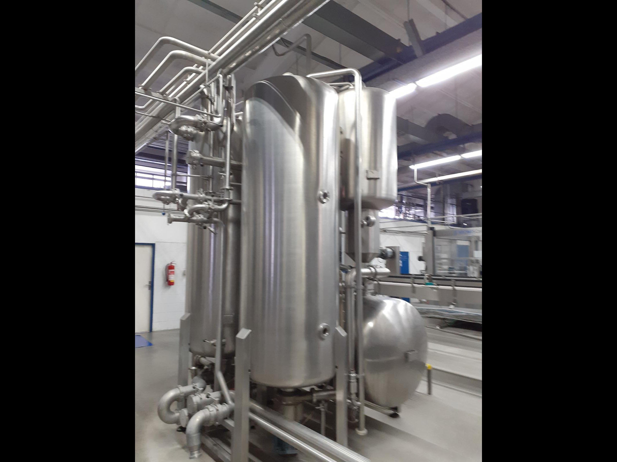 LC549 Linea di riempimento usata per CSD 12000 bph  in vendita - foto 3