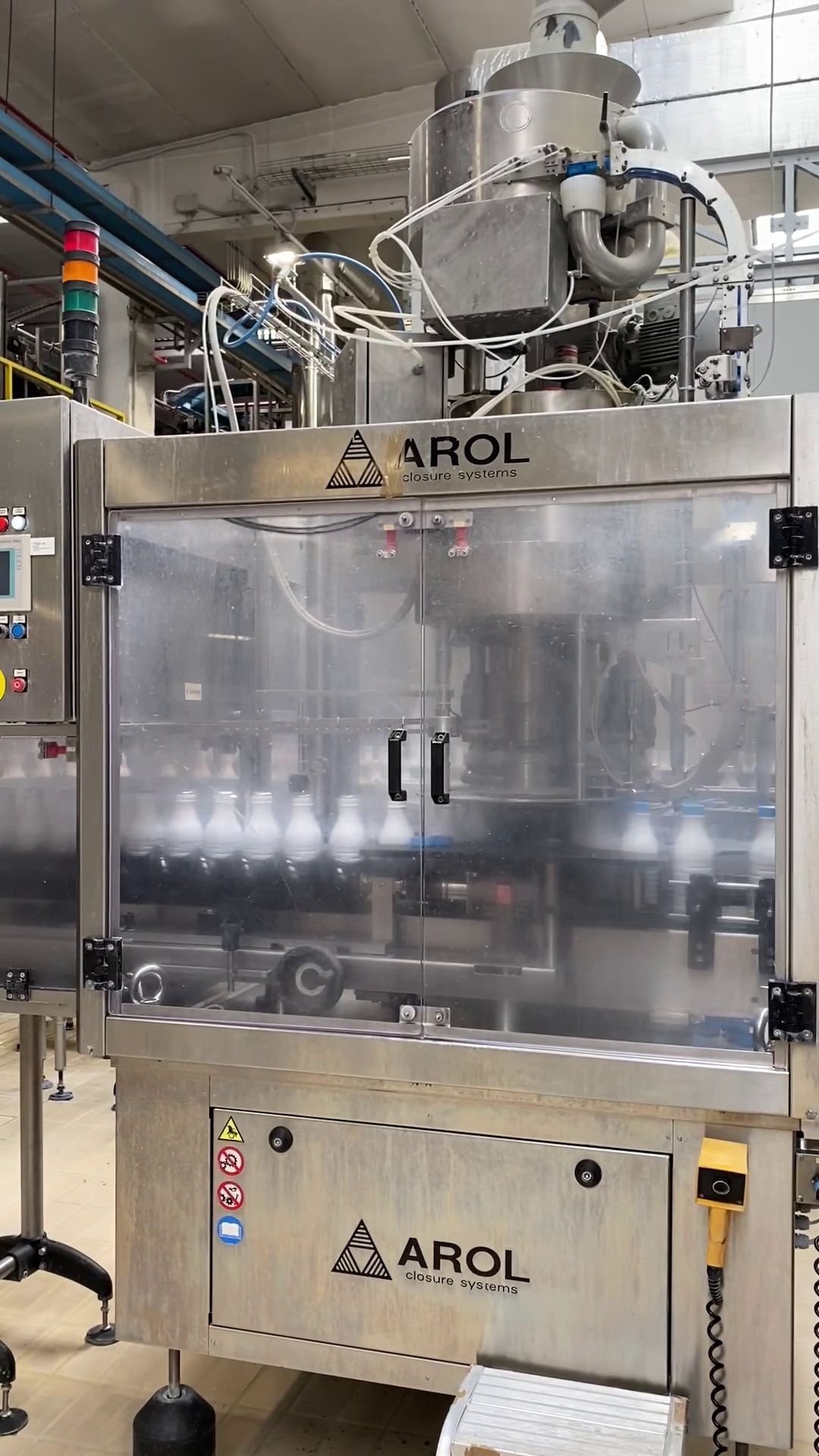 TP115 Tappatrice AROL usata 12 teste 24000 bph in vendita - foto 4