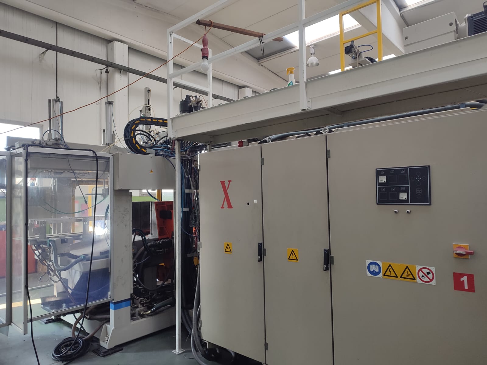 SO126 Soffiatrice usata HDPE per 10 L 300 bph  in vendita - foto 6