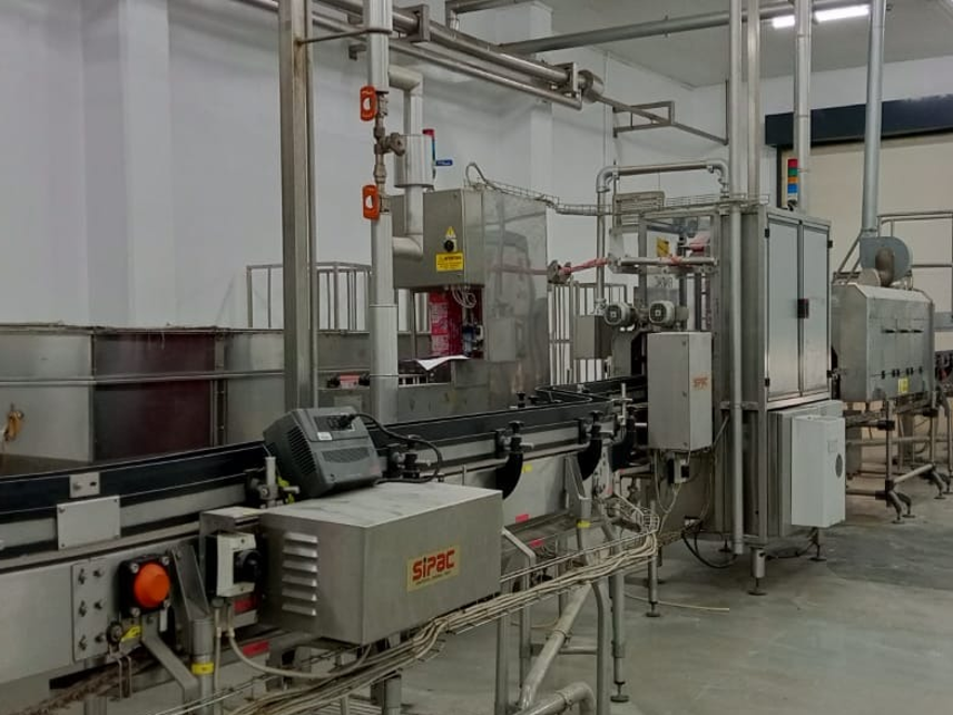 LC545 Linea di imbott. usata in HDPE per lattiero-cas. in vendita - foto 4