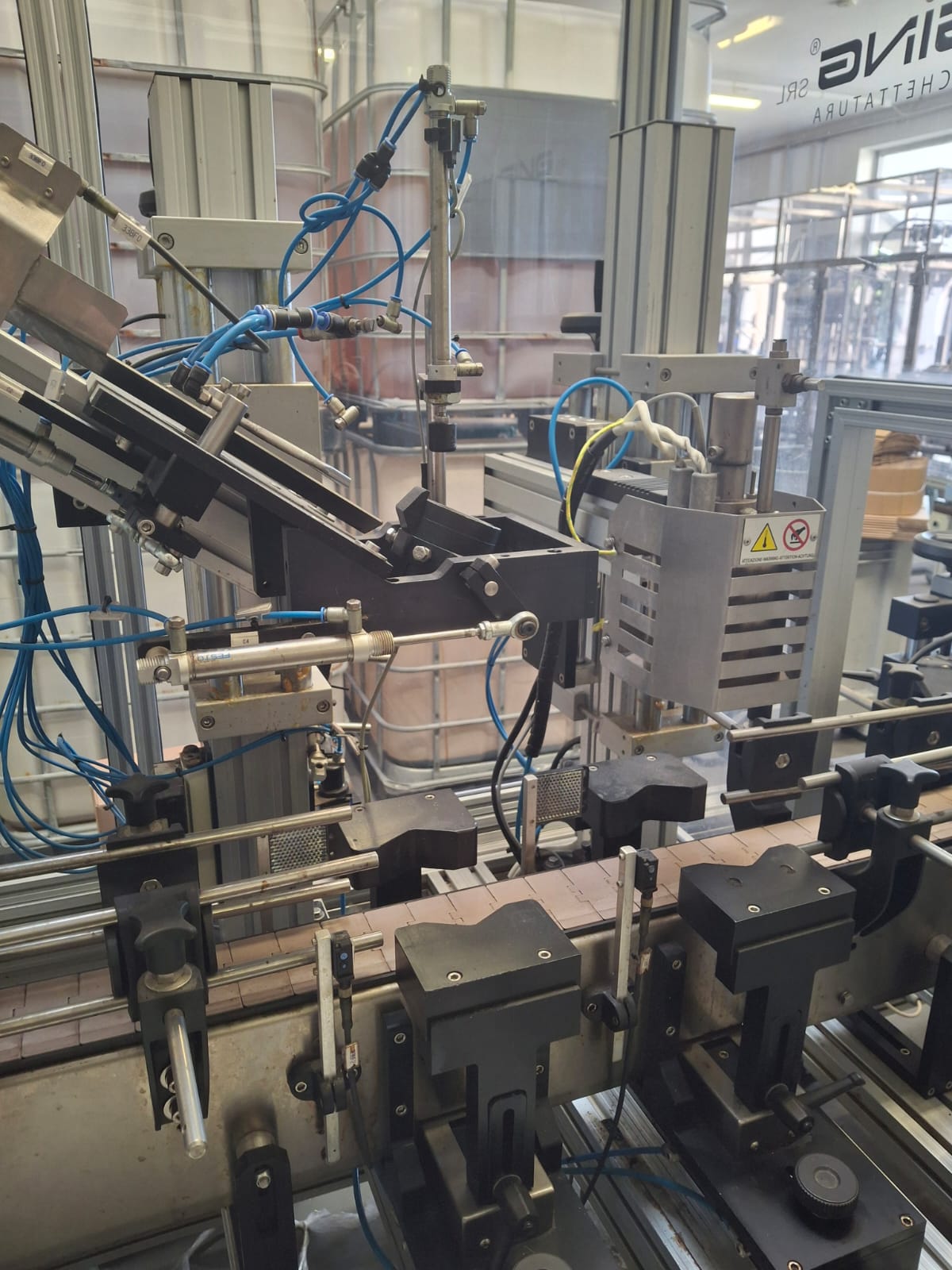 ET227 Etichettatrice con capsulatore usata – 2000 bph  in vendita - foto 5